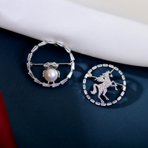 Cute creative pearl brooch high-end women luxury corsage suit neckline decoration pin buckle fixed clothes accessories