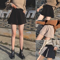 Woolen shorts women autumn and winter 2021 New High waist loose slim winter Joker outside wear wide legs bottoming boots pants