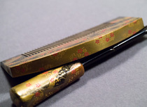 Incense bar-Gold lacquer Maki-e paste gold comb hairpinIncense blowing across the waterJapanese antique Meiji