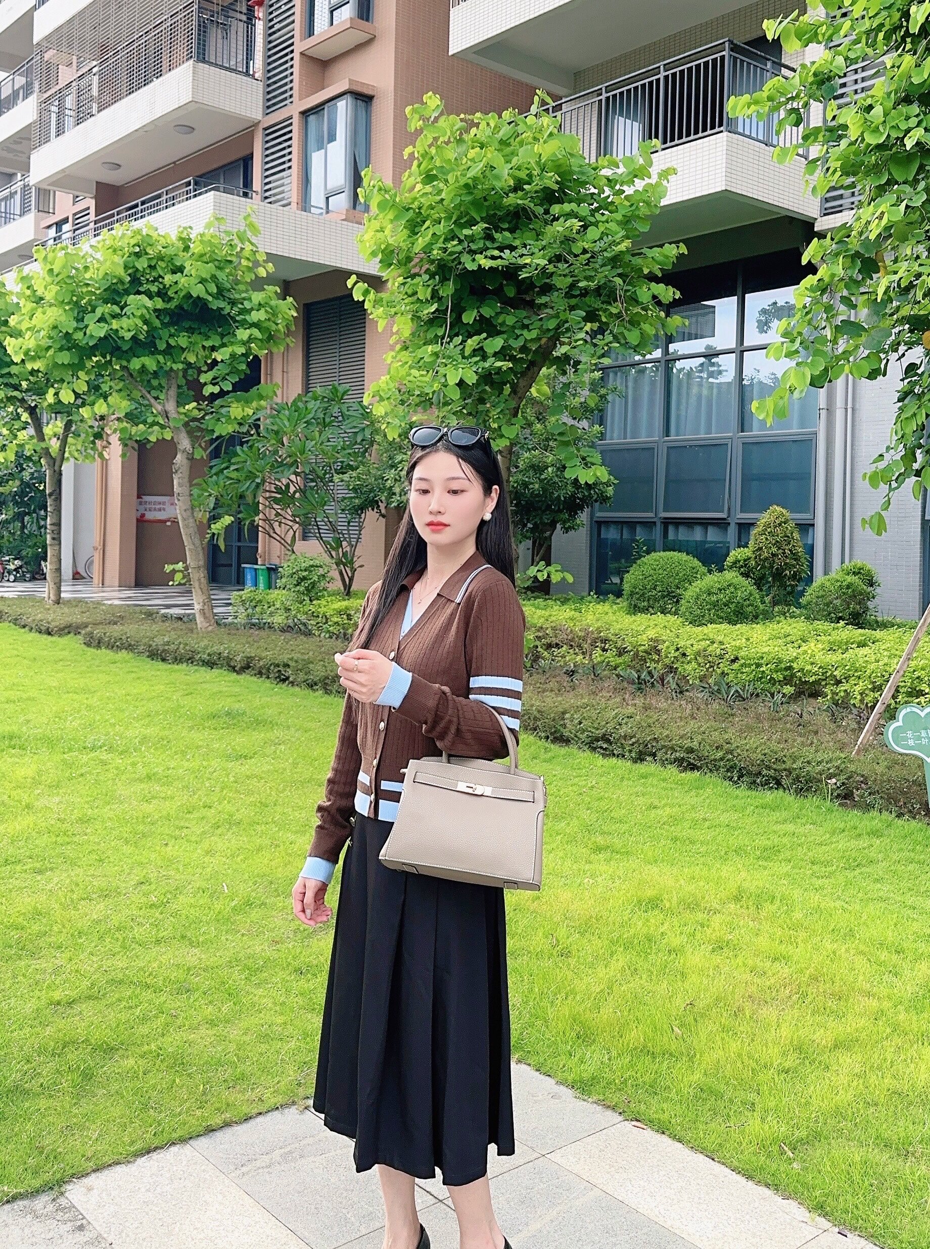 百丽鎏金岁月凯莉包 质感牛皮高级耐磨 大容量通勤 妈妈包婚包两用