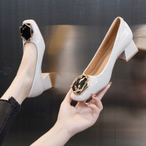 The most expensive high heels woman 2022 new summer coarse heel with shallow mouth fashion square head lacquered leather uni-shoe beige