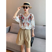 Star big Joe clothing with the same lace collar printed top wild casual shorts suit temperament fashion