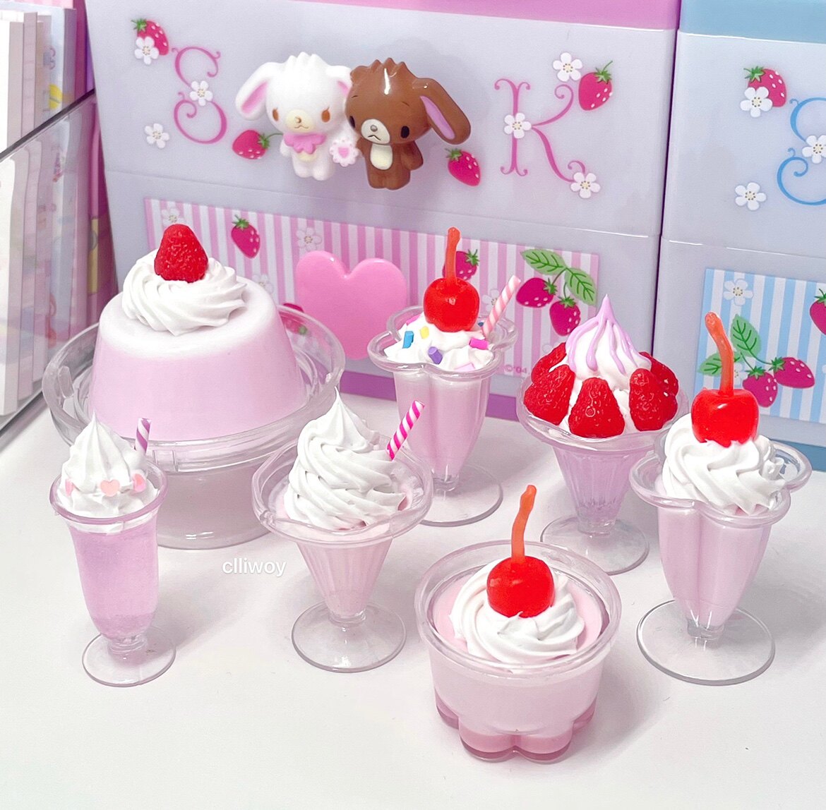 Schiwuwu original homemade strawberry dessert series pendant strawberry soda strawberry condensed milk pudding stand