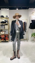 Korean blazer large version of the flared sleeves are very foreign size thin model is very textured and draped real shot