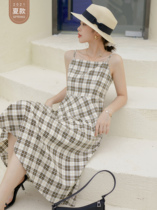 Seven volume a cut small man 2021 thin Hepburn style retro temperament Plaid sling dress summer 0549