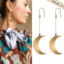 ins design sense metal wire drawing moon earrings Earrings European and American fashion vintage vintage vintage 100 hitch nails round face fit