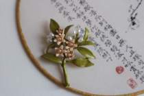 vintage natural freshwater pearl orange blossom green lacquered brooch 925 hypoallergenic Silver Needle