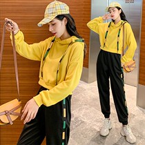 Small man short hooded sweater temperament suit womens spring 2020 new foreign style sports and leisure two-piece set