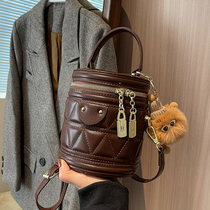 Bag Packs Women 2023 New Summer Advanced Sensation Small CrowdDesign This Year Pop Cylinder Hand Single Shoulder Sloped Satchel Women