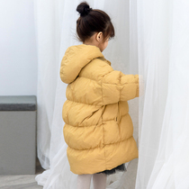 Childrens down clothes girl 2020 new baby Yangqi medium small and small childrens clothes with long winter thickened coat white duck suede