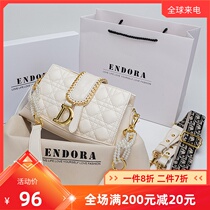 Hong Kong light luxury leather Lingge Ladies Bag 2022 new fashion texture one-shoulder cross-body chain bag breast bag