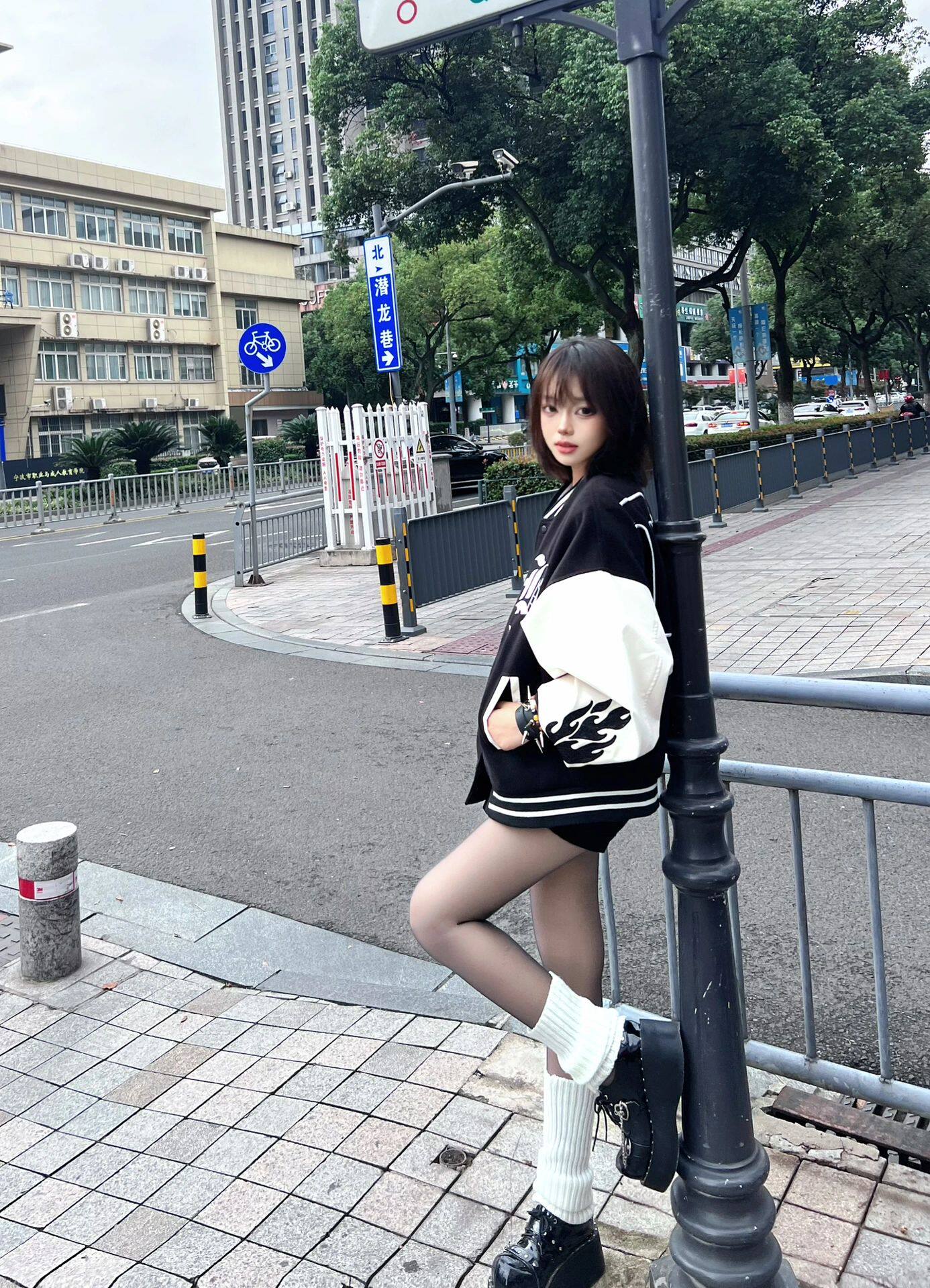 小野和子冬季黑丝光腿神器 加绒双层设计保暖不臃肿 替换装方便实用