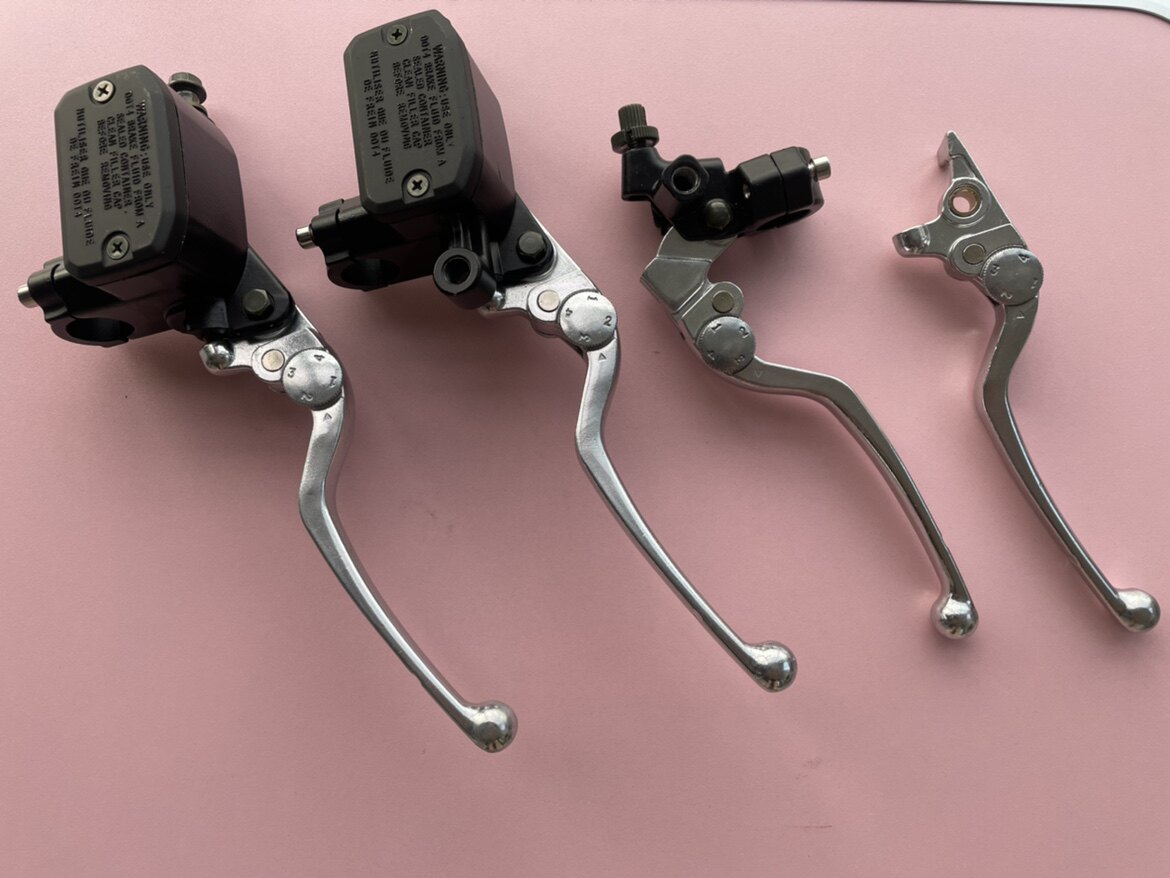 The small ninja brake handle handlebar N19 fire tooth front brake pump Lord Wind Z1000 Moron Sports Car Clutching the horns