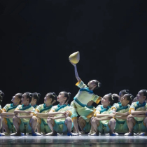 61 Childrens Dance Performance in the Han Costume Ancient Dress Small Lotuss Grapefruit Light Costume Kindergarten Performance Suit