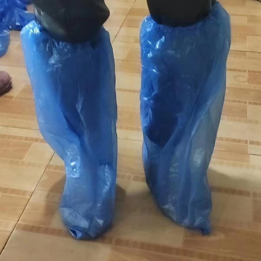 一次性塑料长筒靴套防水耐磨加厚鞋套下雨户外养殖畜牧一双