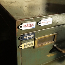 Old Chen recommended Metalize Multi Tag retro label pendant key ring magnet refrigerator sticker