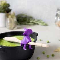 Small words 2007 European and American creative kitchen silicone little witch soup spoon holder pot cover overflow preventer