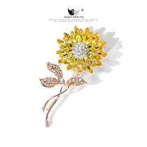 Temperament Crystal Sunflower Brooch Cardigan Needle Japanese and Korean Personality Joker Suit Cardigan Pin Accessories