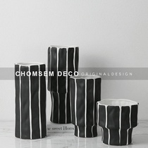 Simple modern model room Light luxury black and white vertical strip flower arrangement Home soft vase living room dining table decoration
