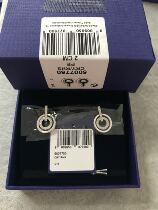 Spot piercing earrings 5007750 in the spot.