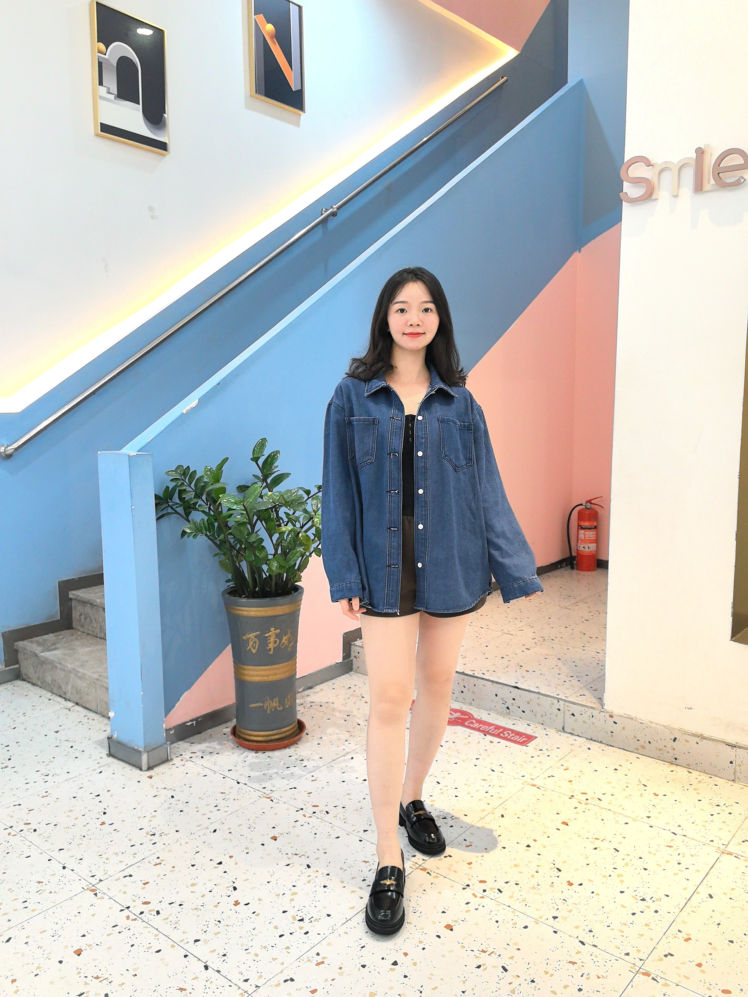 宋佳同款百丽海鸥乐福鞋2.0：厚底真皮的英伦飒爽美学