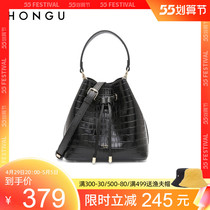 Red Valley Bag for women 2021 New products Fashion headlayer Bull Peel Bucket Bag Drawn Cord Crocodile Textured Individuality Single Shoulder Bag 3920