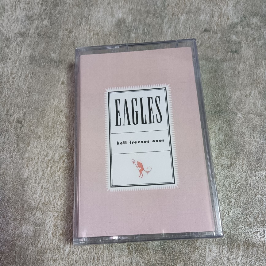 Cassette tapes European and American English rock classic eagle band EAGLES Hello Freezes Over undemolished