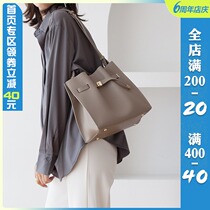 Bag commuter high-end sense niche cowhide large capacity tote crossbody shoulder bag 2021 new bucket bag womens summer