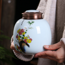 Jingdezhen ceramic tea cans half a catty of scattered Puer tea cans small 250g household sealed cans tea storage cans