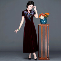 Clearance sale Thin middle-aged mother Cheongsam dress Low collar V-neck beaded gold velvet Cheongsam fish tail