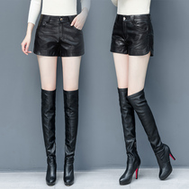 Leather shorts ladies autumn winter 2022 new high-rise fashion outside wearing PU leather pants appear thin and versatile soled boots pants