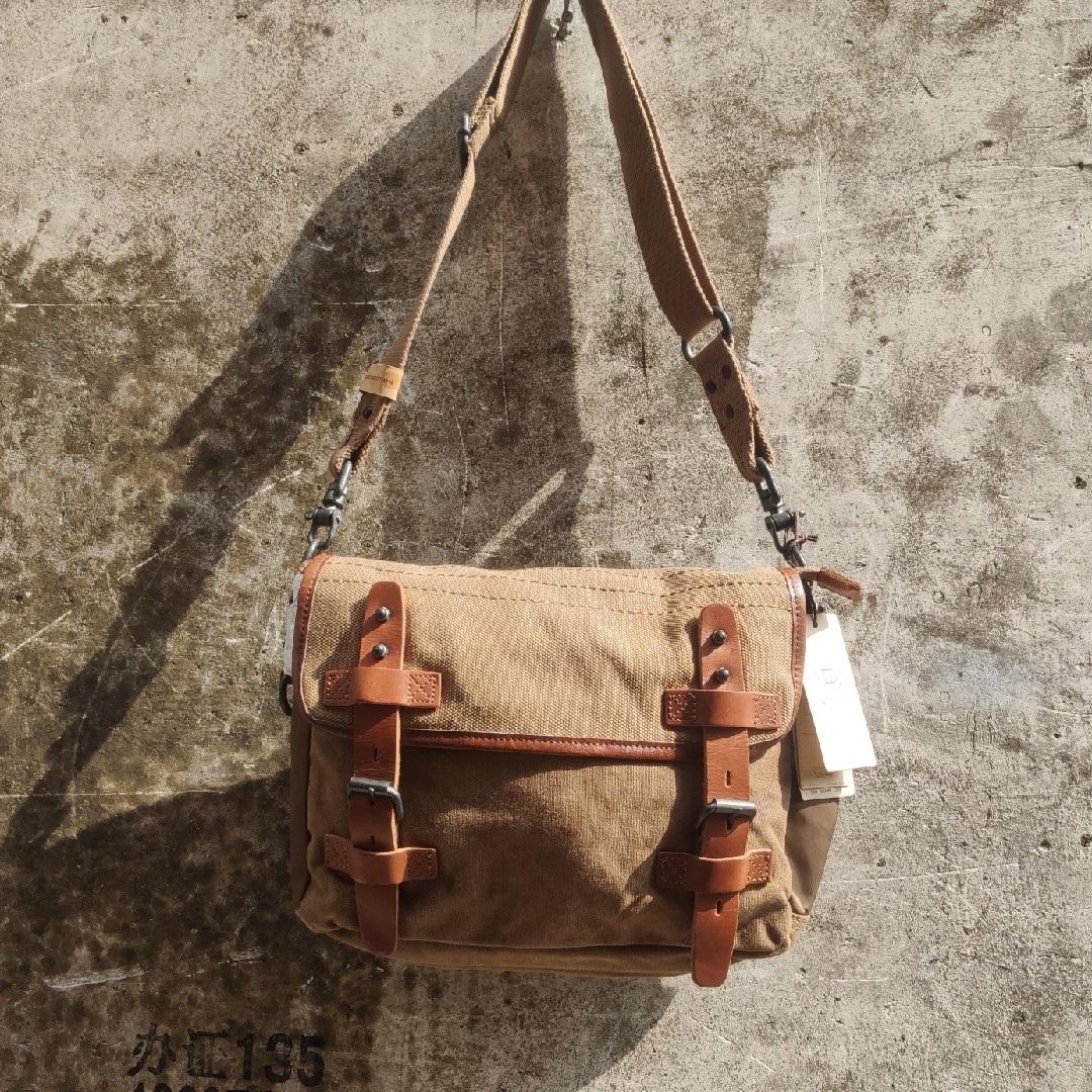 Slightly flawed ~ flip one shoulder messenger canvas bag handbag ~ last stock