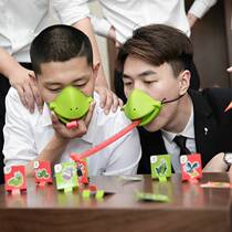 Greedy little frog game props wedding tricky groom groom groom best man supplies funny kiss blocking door creative