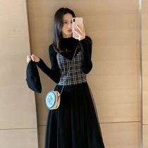 2021 early spring new womens French explosive knitted dress womens long model with a vest two-piece skirt