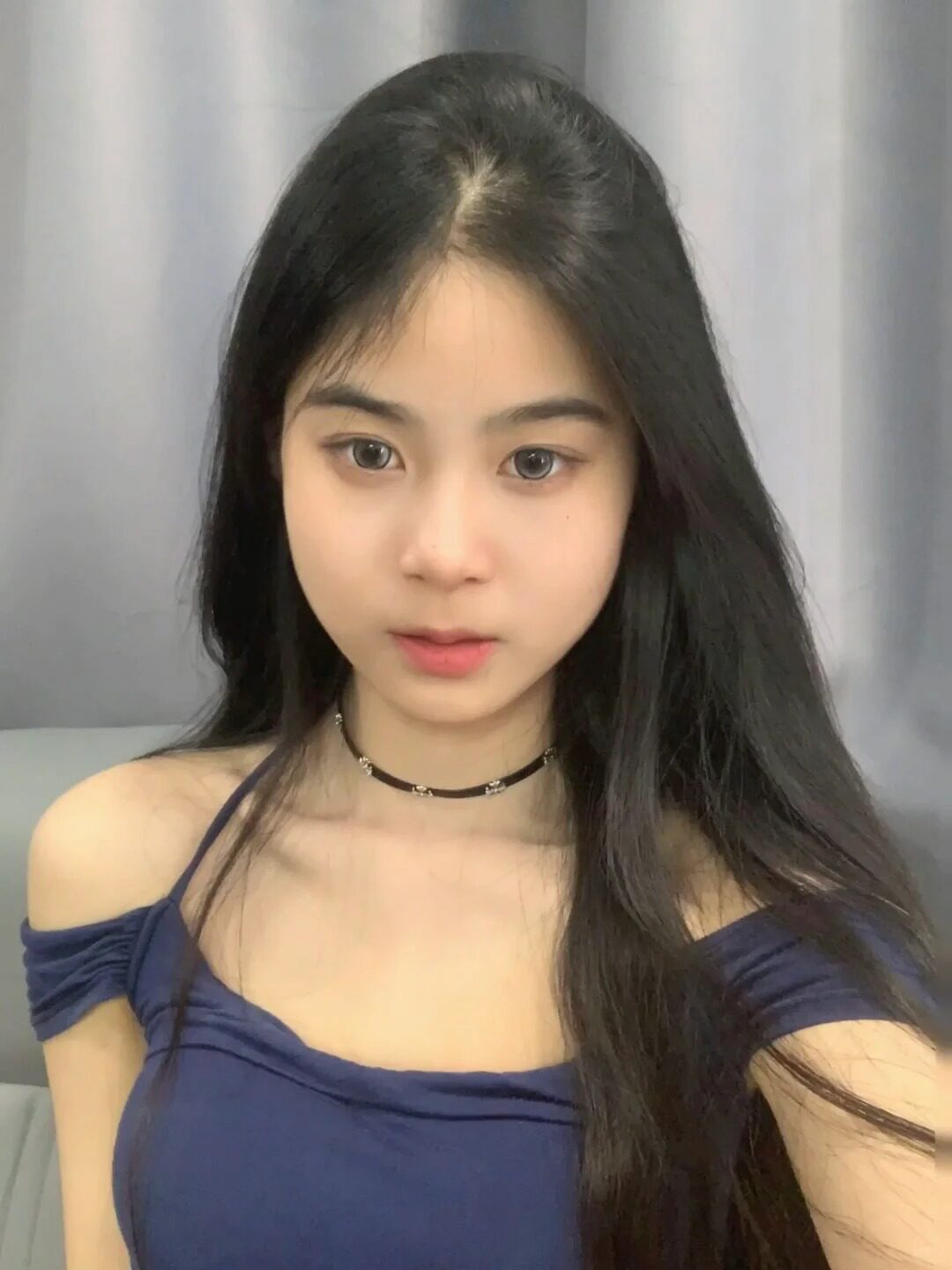 玖绪夏季辣妹挂脖T恤 一字肩露肩设计小露性感 短款紧身勾勒腰线 纯欲风满满