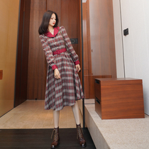 2021 new womens early spring autumn long sleeve French retro temperament waist plaid shirt dress