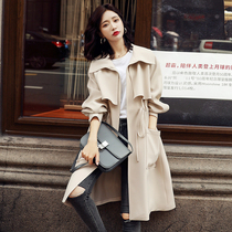 The beige windshirt woman in the long - term small leisure this years popular temperament goddess 2022 new spring and autumn coat