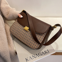 Advanced senses 100 lap packets women 2021 new stylish single shoulder sloped satchel hit color pop armpit bag tide