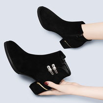 Mid-heeled female boots mother soft shoes 2020 Autumn and Winter new short boots Joker British style Martin boots