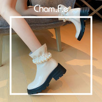 Autumn and winter patent leather small fragrant wind short boots Pearl coarse heel sheepskin womens boots leather White high heel plus Velvet Knights boots 155C