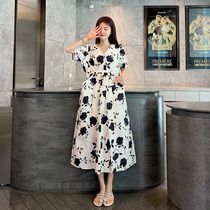 Pregnant woman summer dress dress dress 2022 new retro art Water ink flower V collar press pleat A character skirt loose and thin