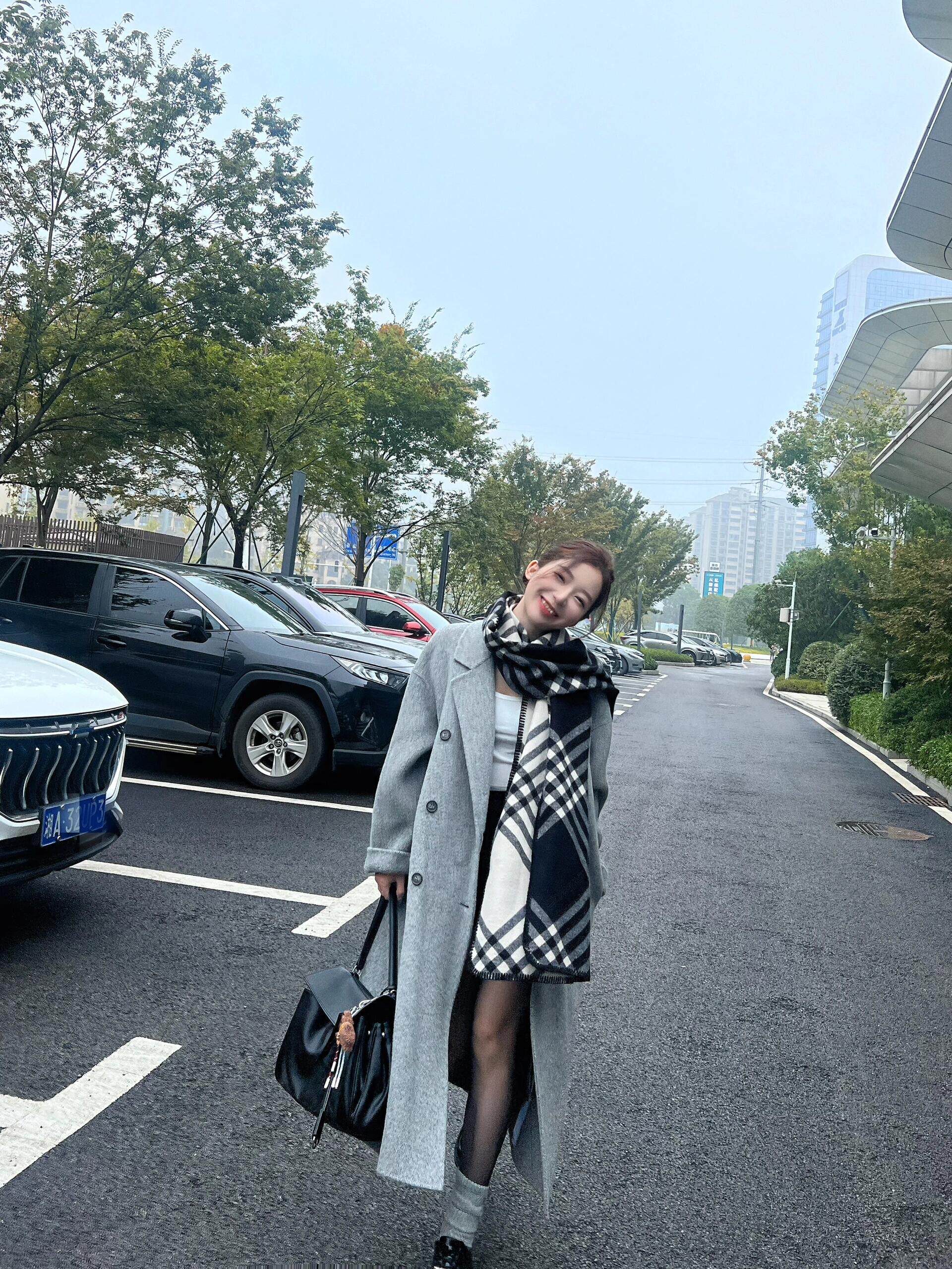 小野和子冬季黑丝光腿神器 加绒双层设计保暖不臃肿 替换装方便实用