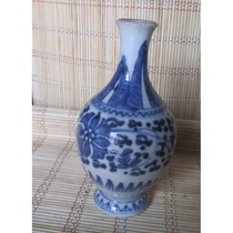Blue and white porcelain antique Qing Dynasty Qianlong Blue and white flower ornament vase collection of porcelain antique genuine products