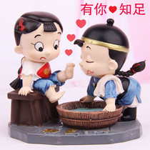 Chinese Valentines Day Valentines Day to send girlfriends anniversary gifts ritual ornaments a pair of practical romantic trembling figures