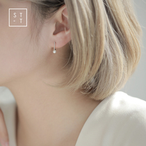 Mrs. t Shen S925 Sterling Silver Girl sweet temperament L-shaped imitation pearl geometric earrings cold wind earrings earrings