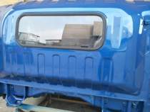 Applicable to Jianghuai light truck new Shuailing Shuaisan Q3Q6Q9H330 rear window glass rear windshield original factory