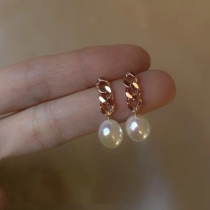 Natural Bright Light Freshwater Baroque Pearl Earrings Import Plated 14K Gold Delicate Chain Earnail Temperament Earrings