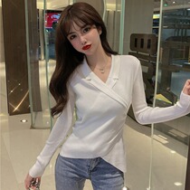 V collar base shirt female autumn and winter 2021 Korean version Joker temperament slim slim white sweater top