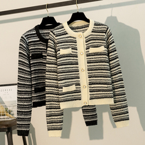 Small fragrant wind knitted cardigan jacket loose foreign style short shawl black outside wear sweater female spring and autumn thin