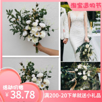 Location travel shooting Shadow forest department hand bouquet long pole small fresh shooting Korean bride wedding hand bouquet
